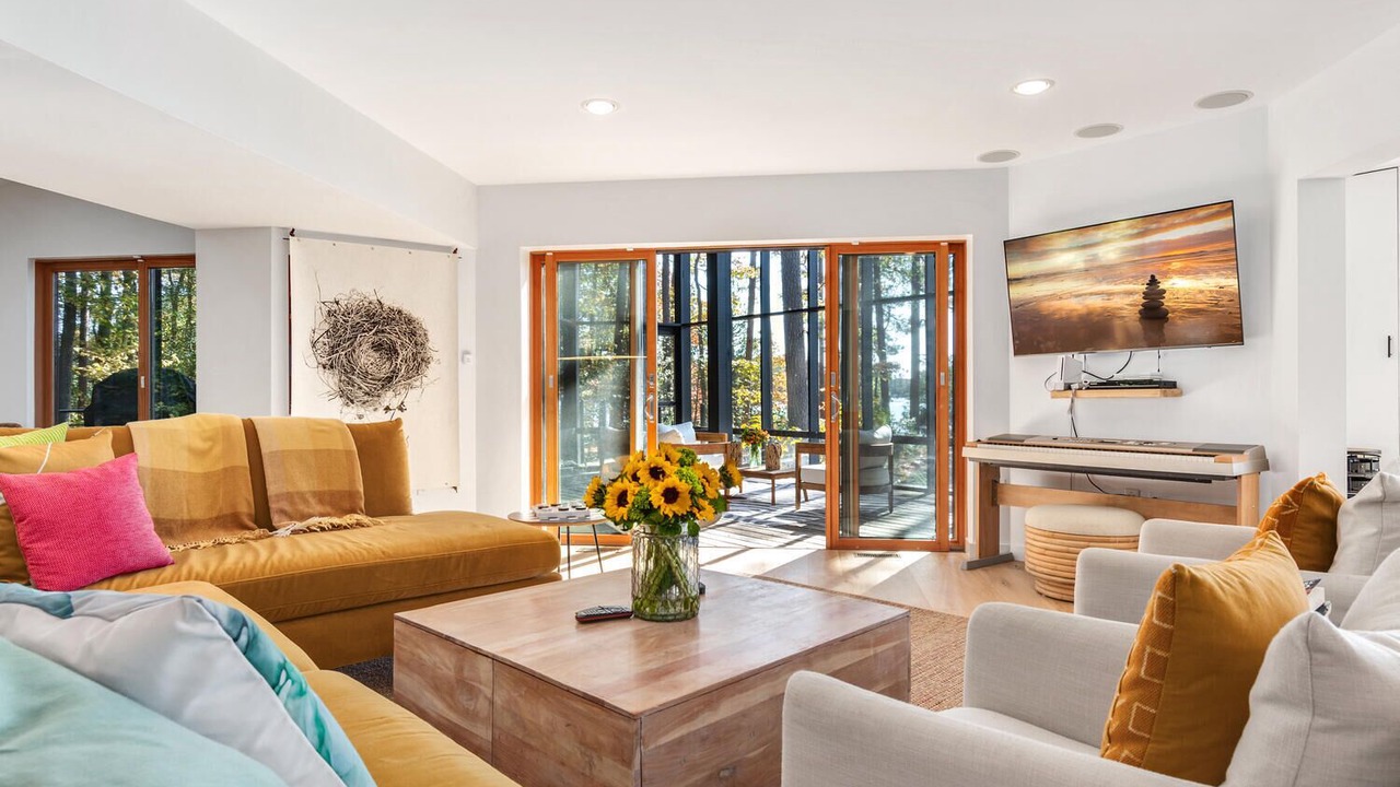 Photo of Livingroom in Royal Oak