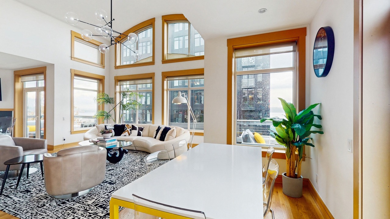 Photo of Livingroom in Belltown
