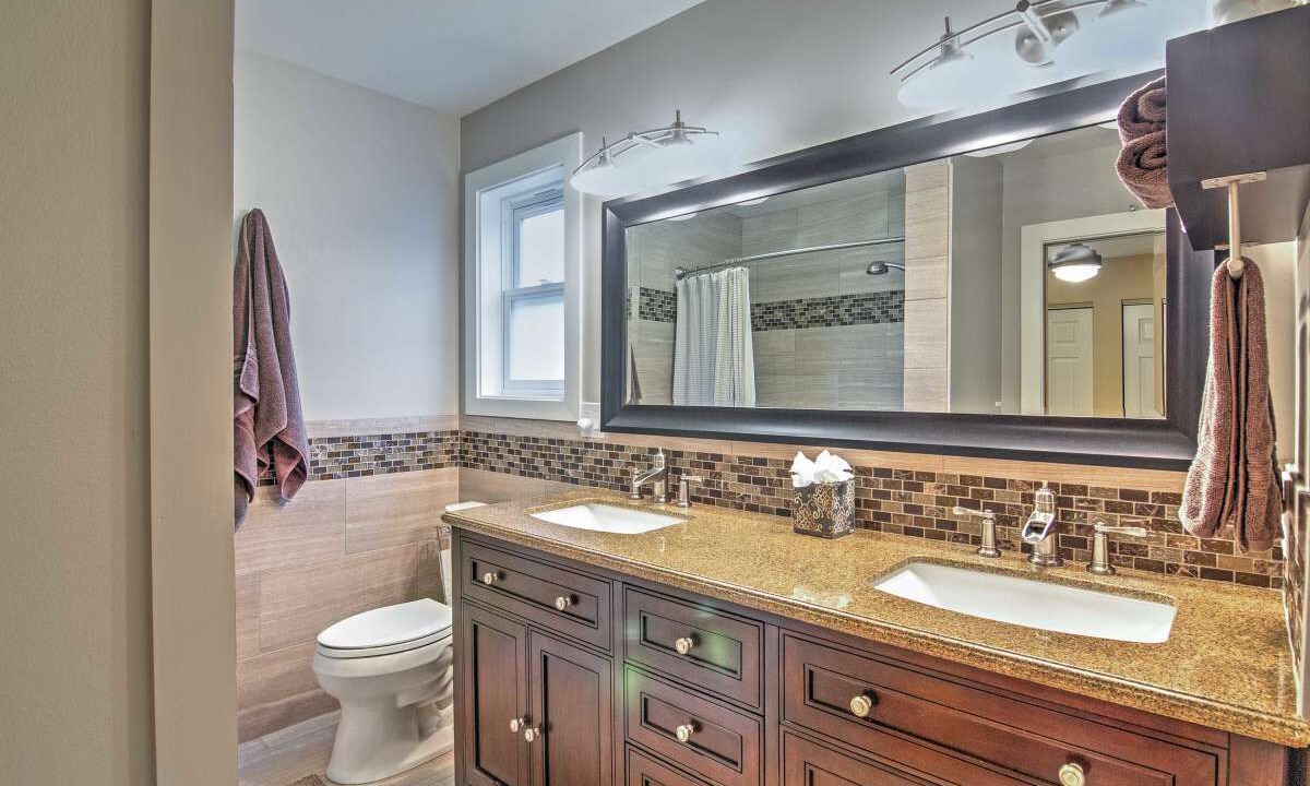 Photo of Bathroom in Kalaoa