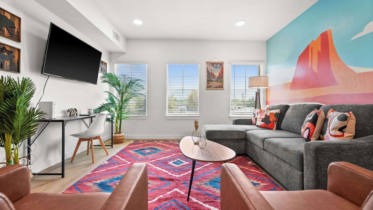 Photo of Livingroom in People's Freeway