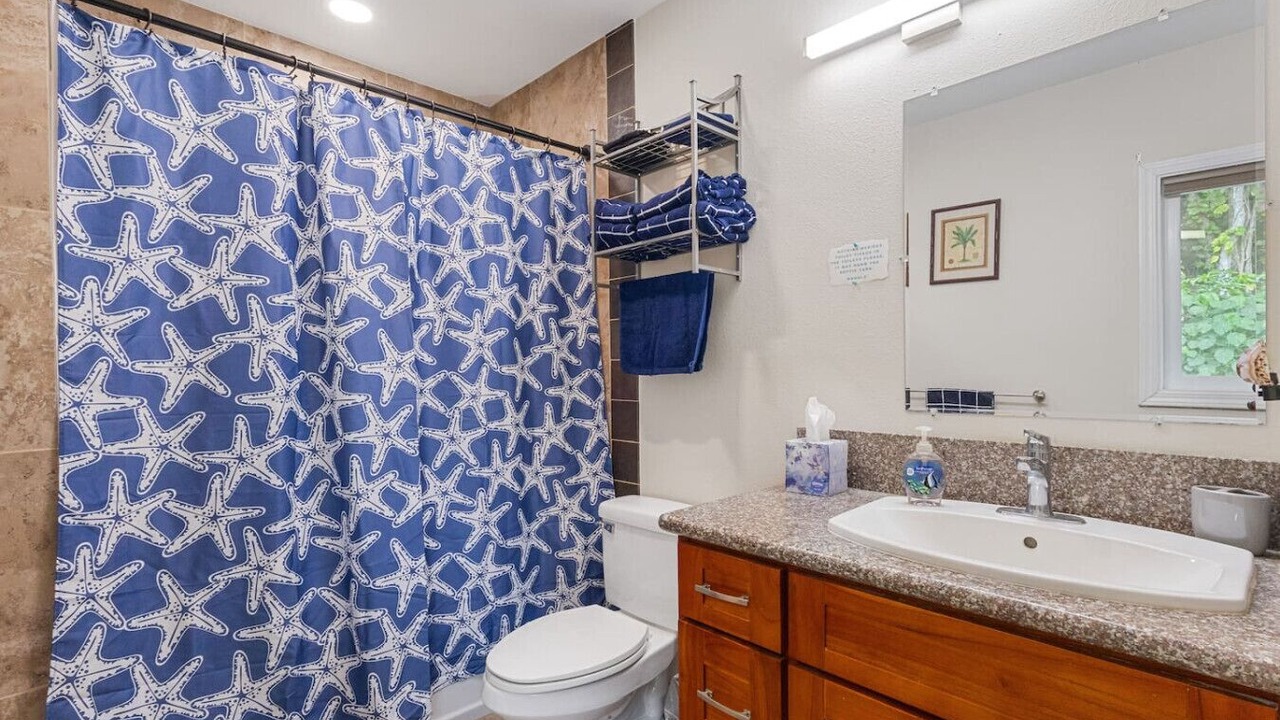 Photo of Bathroom in Maunawili