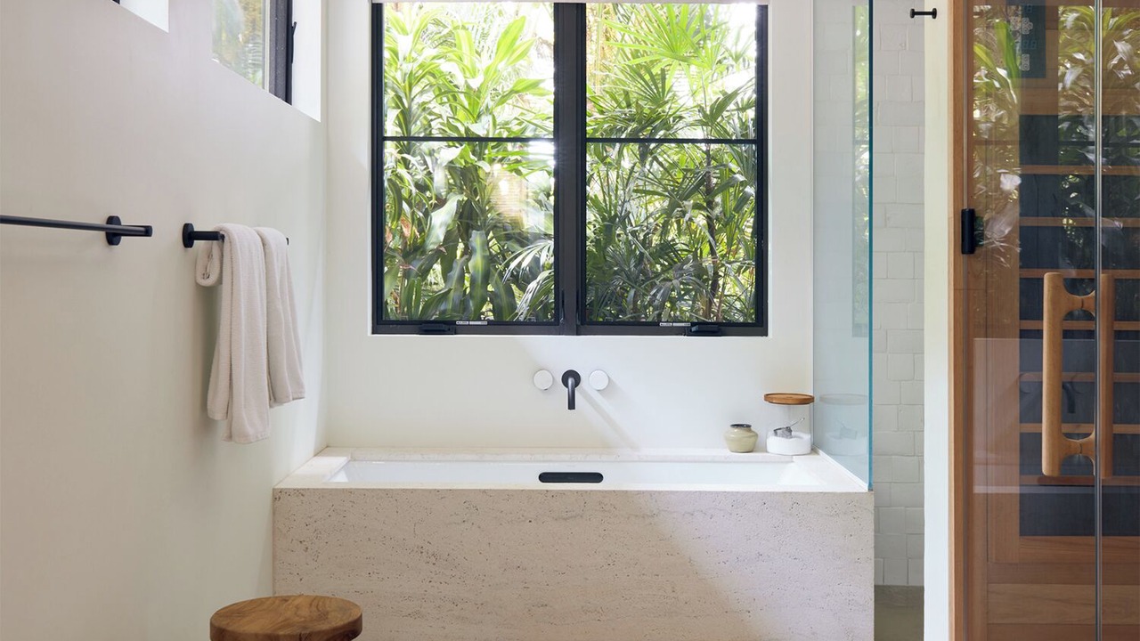 Photo of Bathroom in Diamond Head - Kapahulu - St. Louis