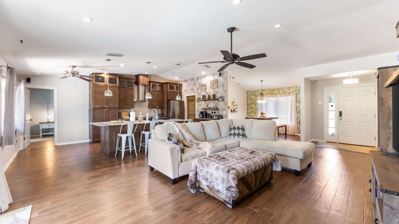 Photo of Livingroom in Wesley Chapel South