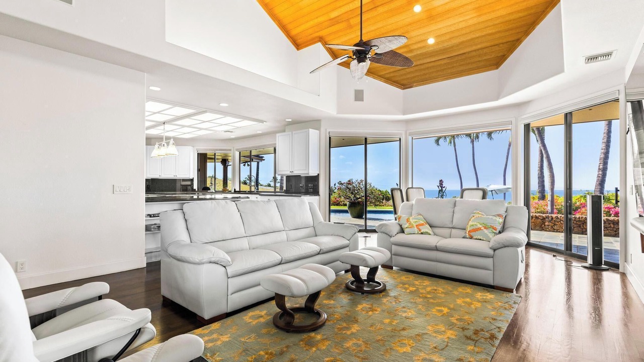 Photo of Livingroom in Kamuela