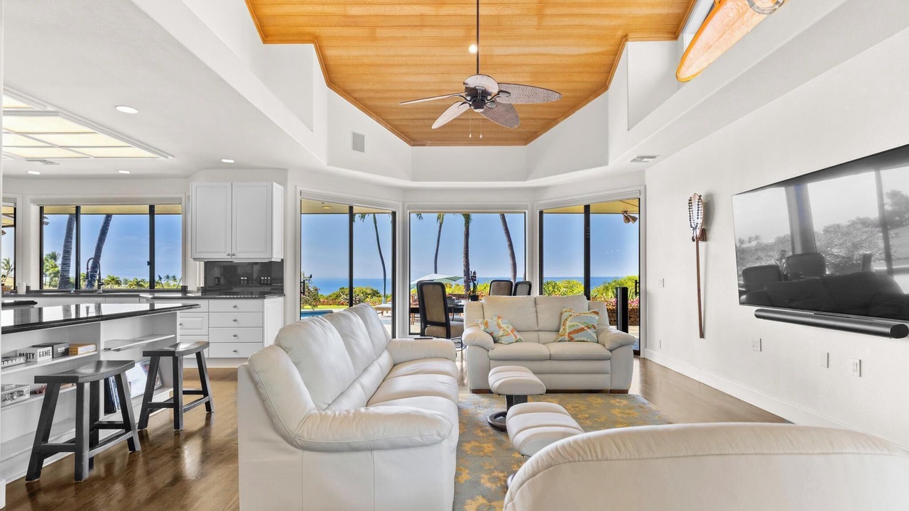 Photo of Livingroom in Kamuela