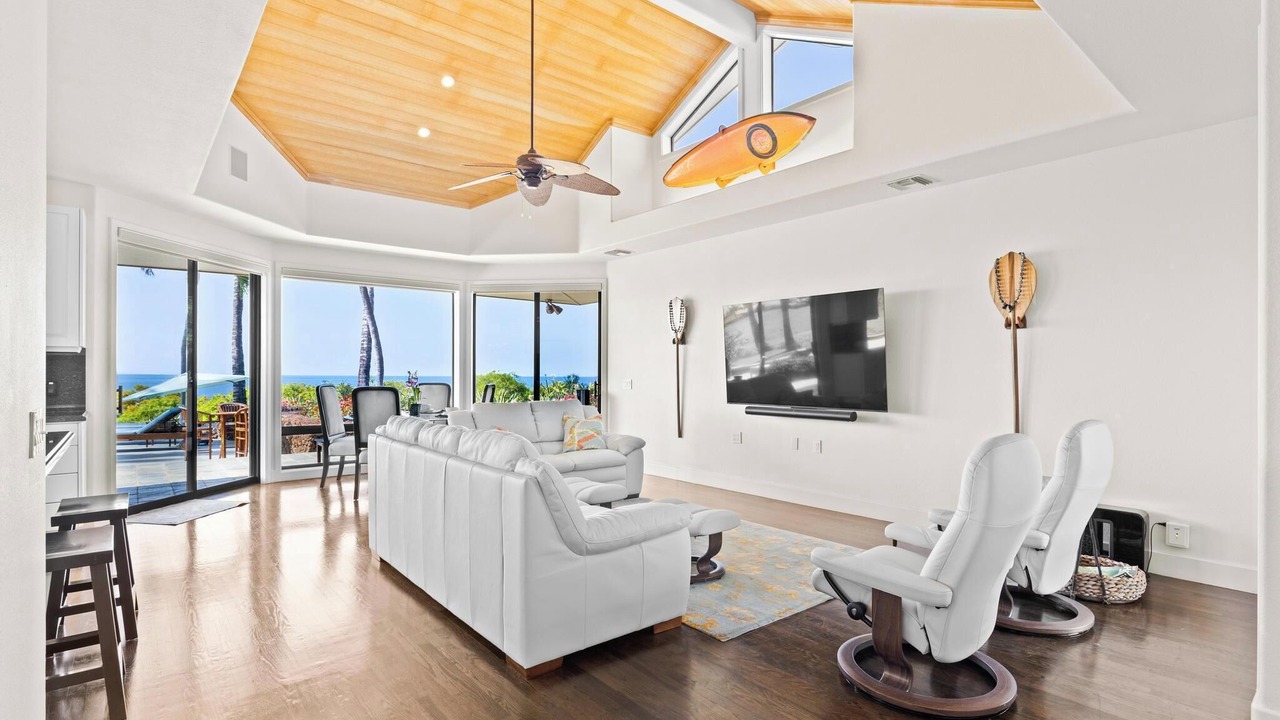 Photo of Livingroom in Kamuela