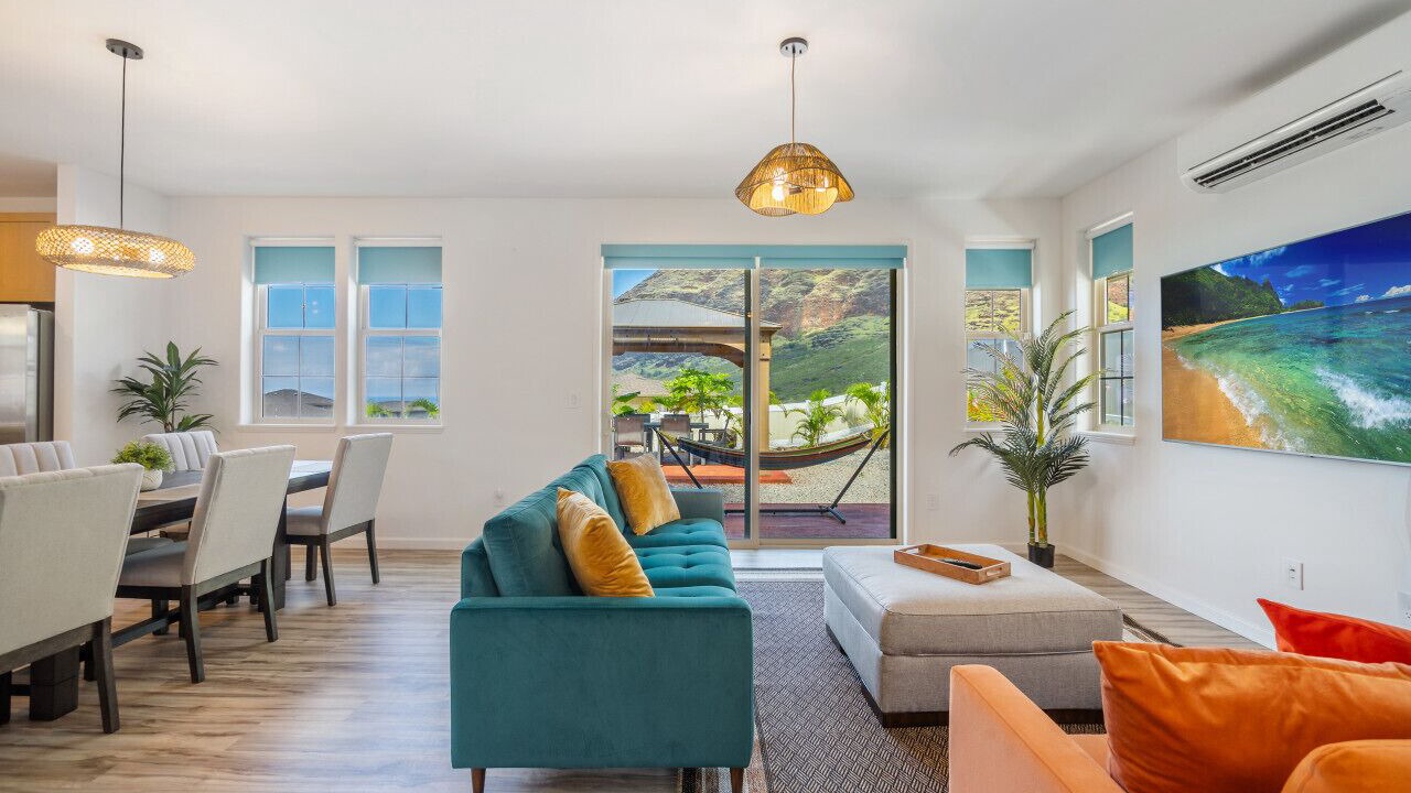 Photo of Livingroom in Makaha Valley
