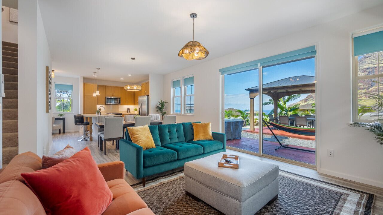 Photo of Livingroom in Makaha Valley