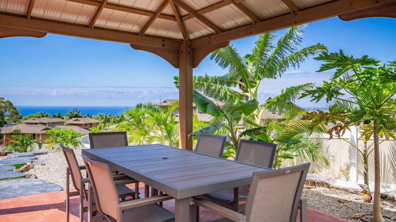 Photo of Outdoor in Makaha Valley