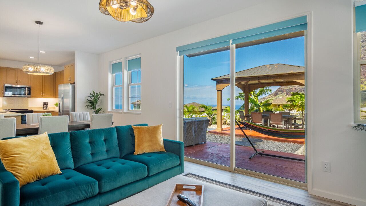 Photo of Livingroom in Makaha Valley