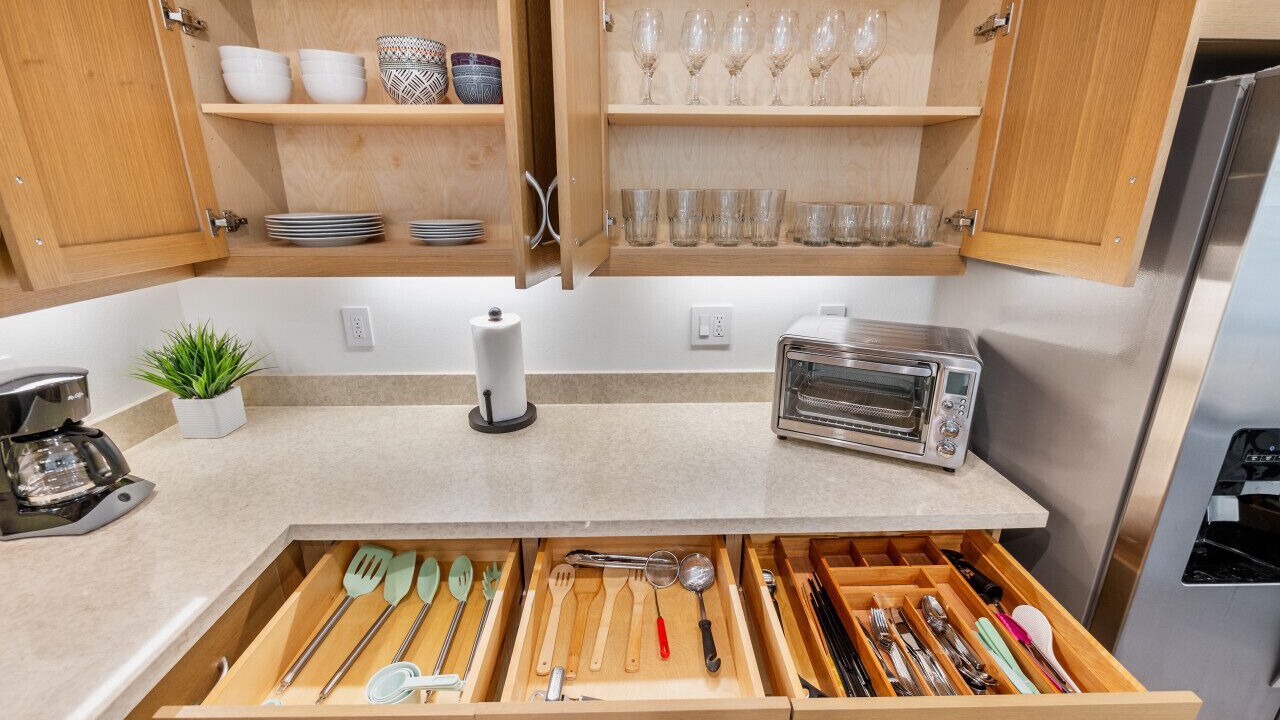 Photo of Kitchen in Makaha Valley