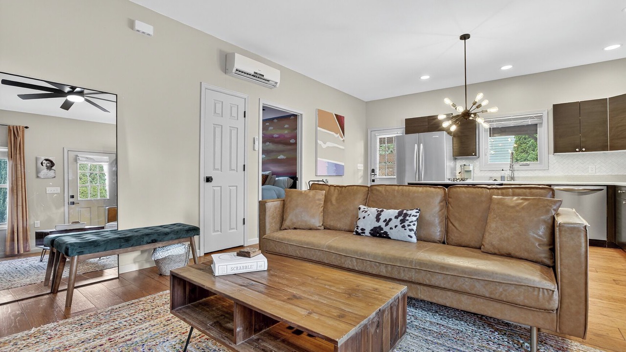 Photo of Livingroom in Candler