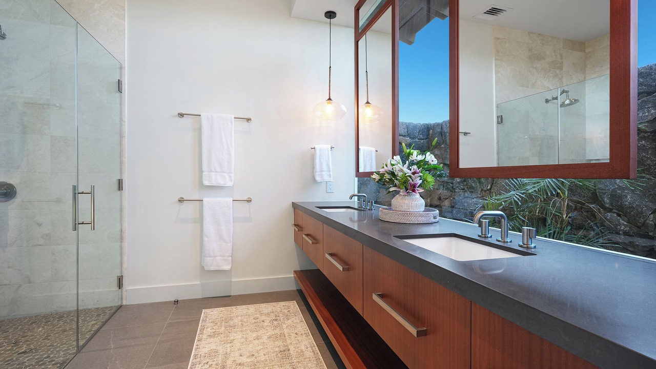 Photo of Bathroom in Poipu