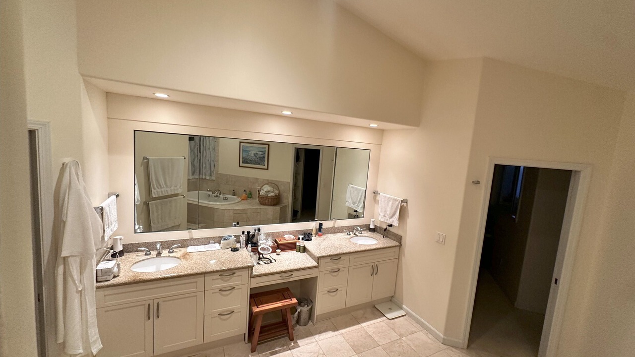 Photo of Bathroom in Waialae Iki Ridge