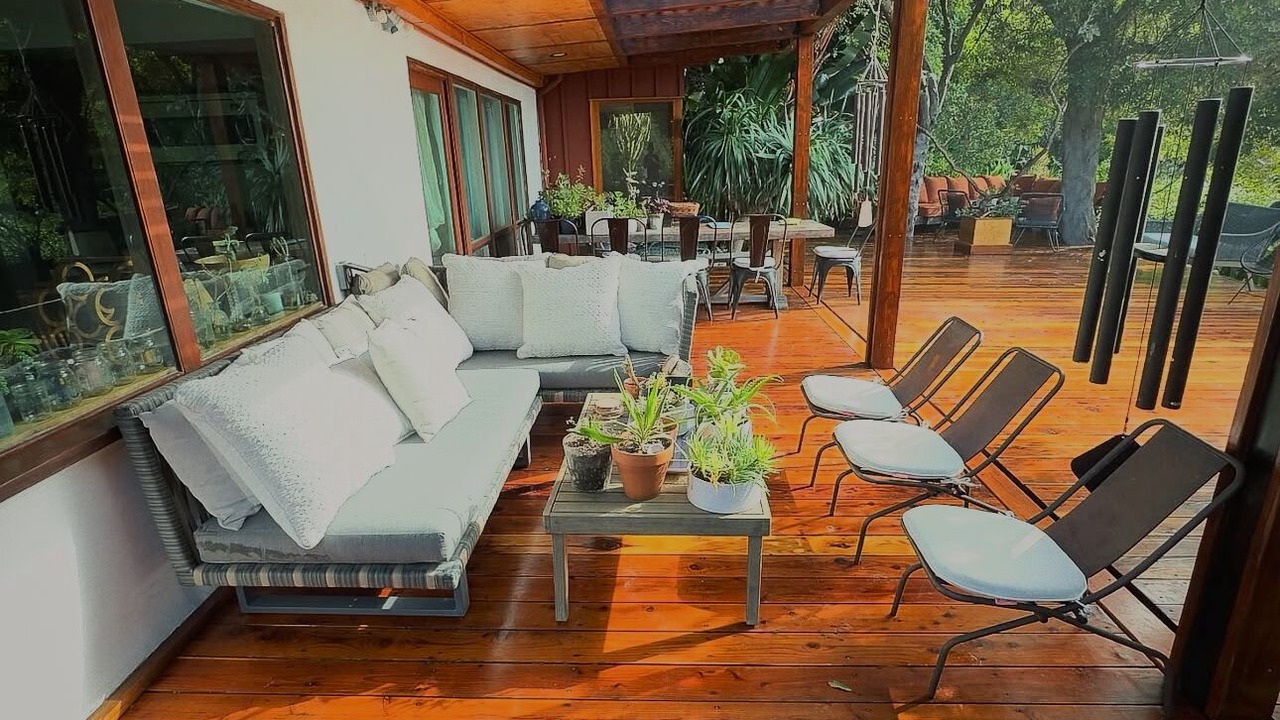 Photo of Patio Balcony in Beverly Glen