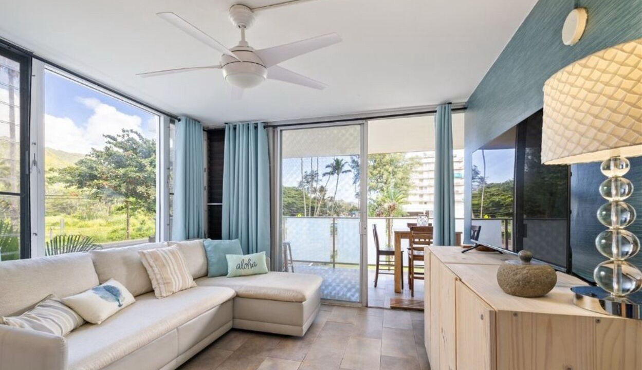 Photo of Livingroom in Punaluu
