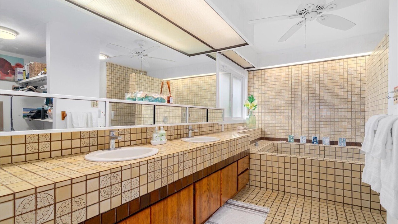 Photo of Bathroom in Hawaii Kai
