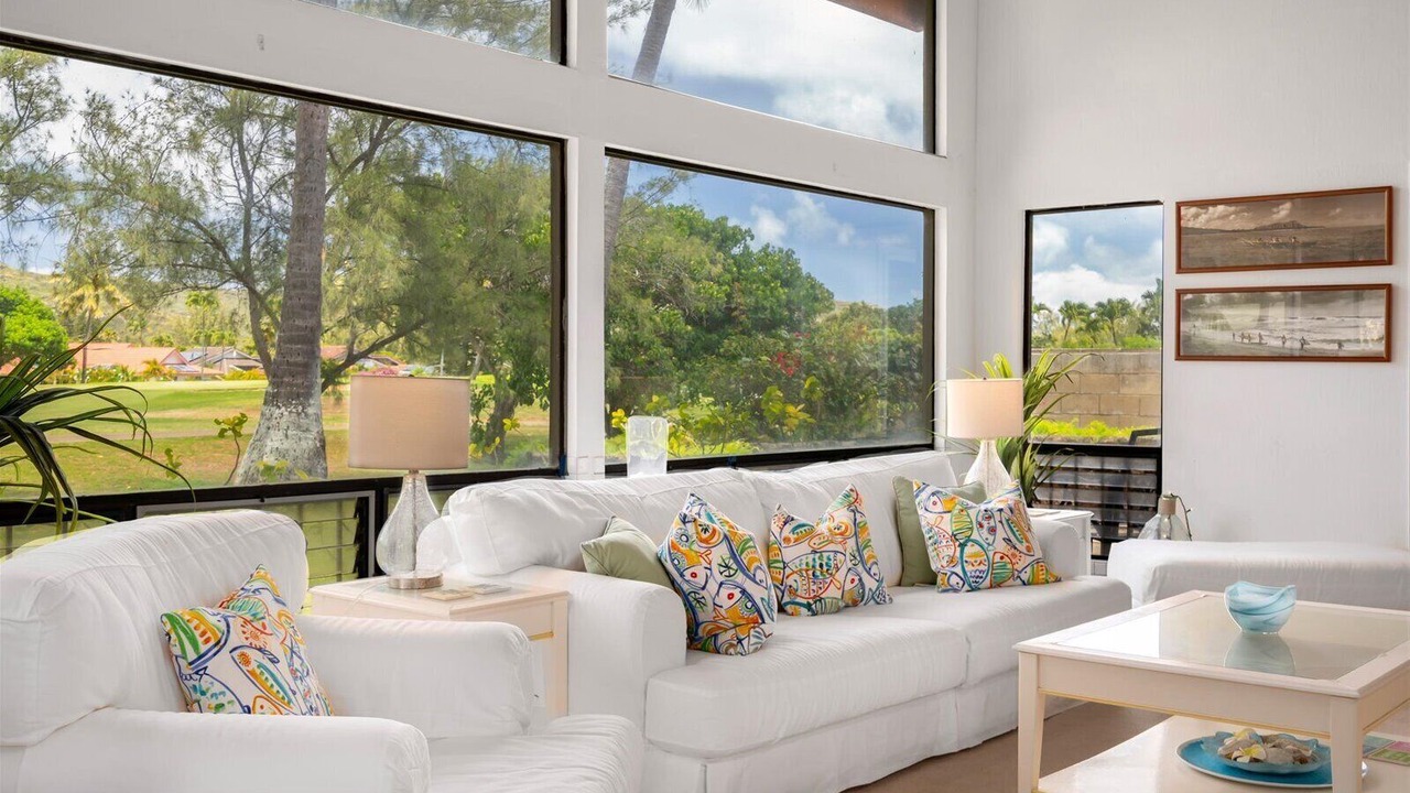 Photo of Livingroom in Hawaii Kai
