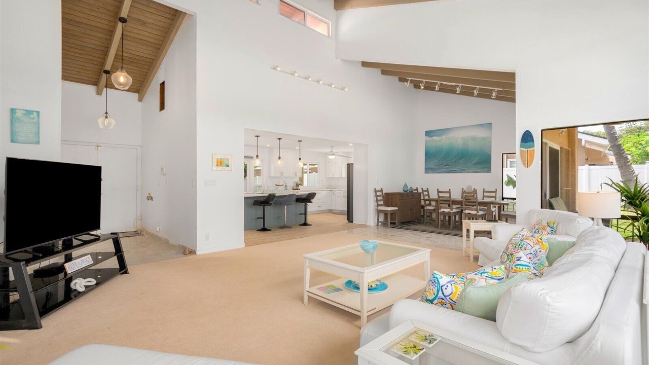 Photo of Livingroom in Hawaii Kai