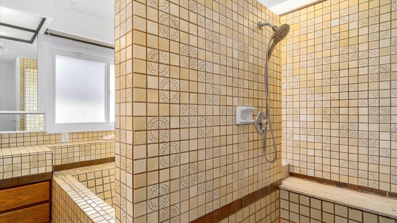 Photo of Bathroom in Hawaii Kai