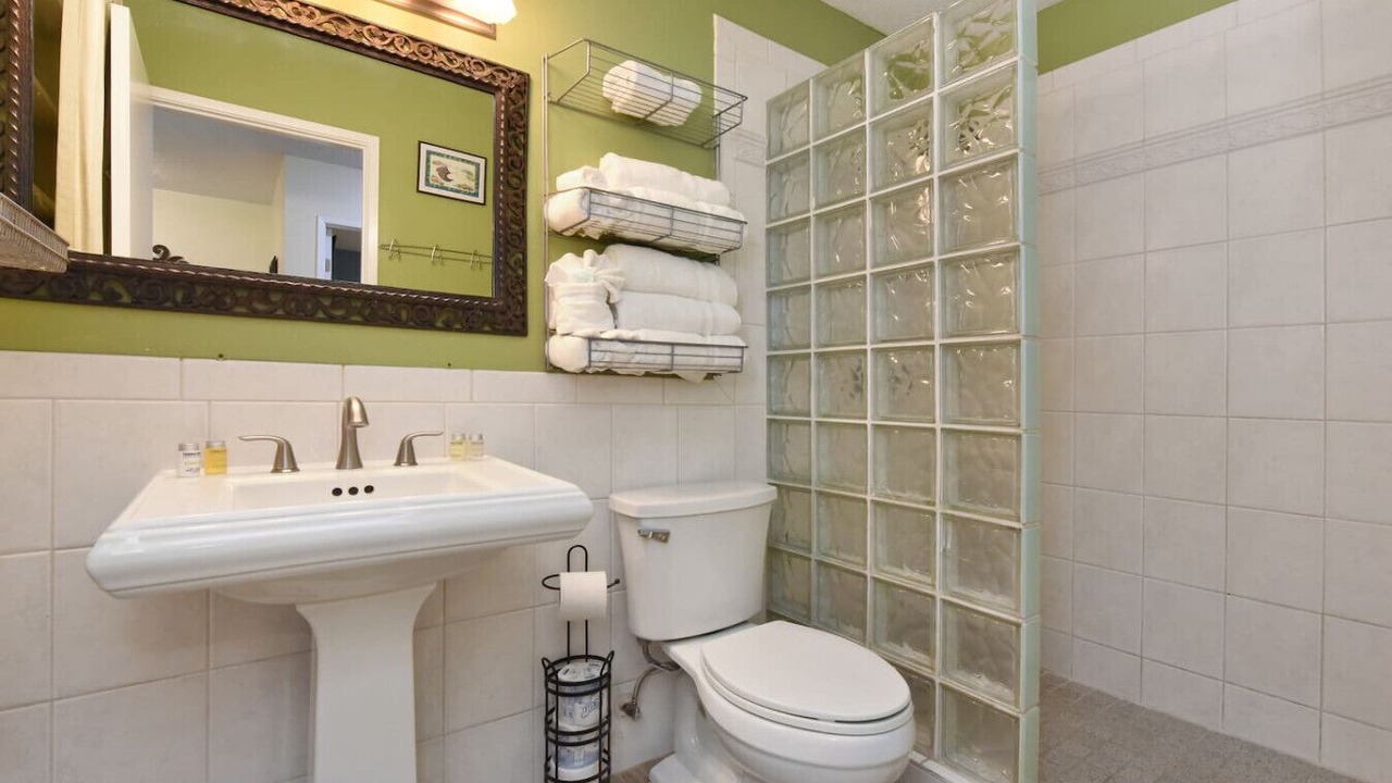 Photo of Bathroom in Maalaea