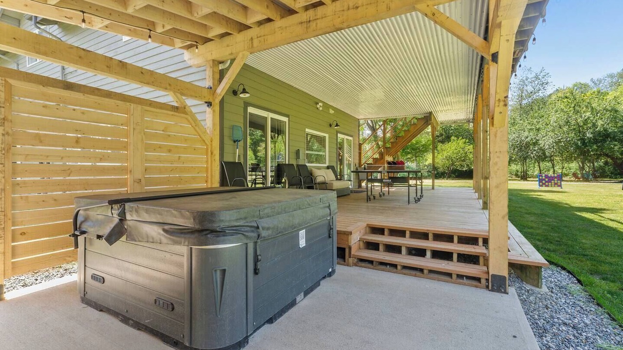 Photo of Patio Balcony in Monroe