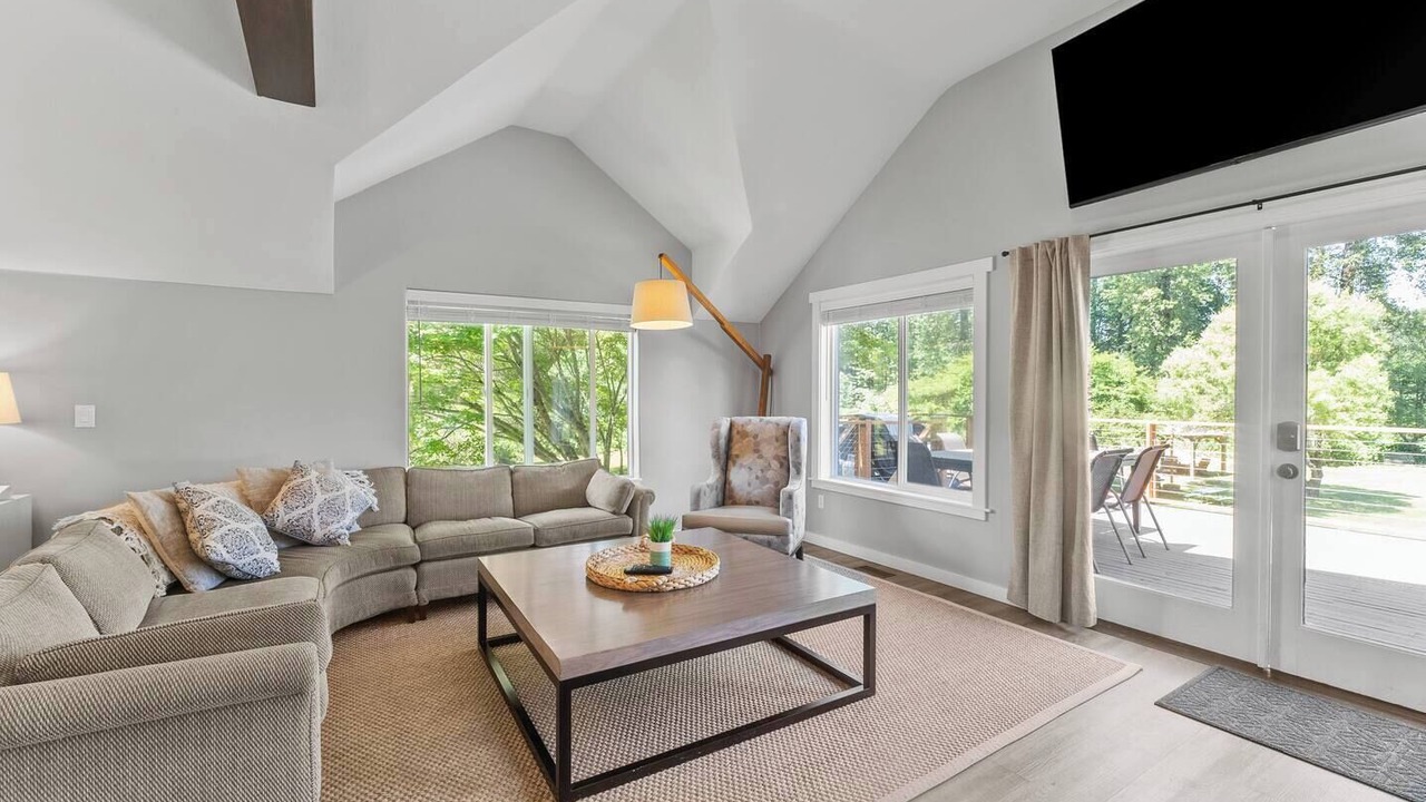 Photo of Livingroom in Monroe