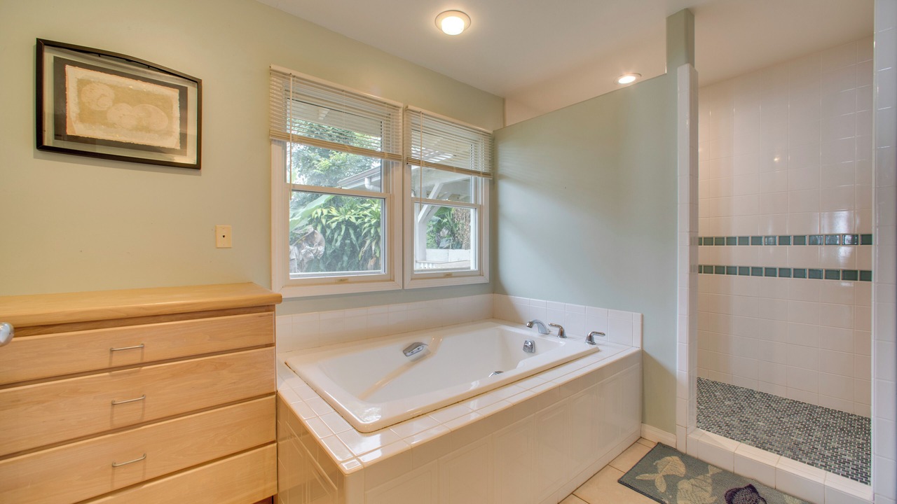 Photo of Bathroom in Holualoa