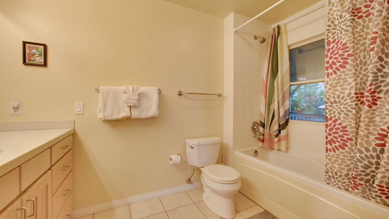 Photo of Bathroom in Holualoa
