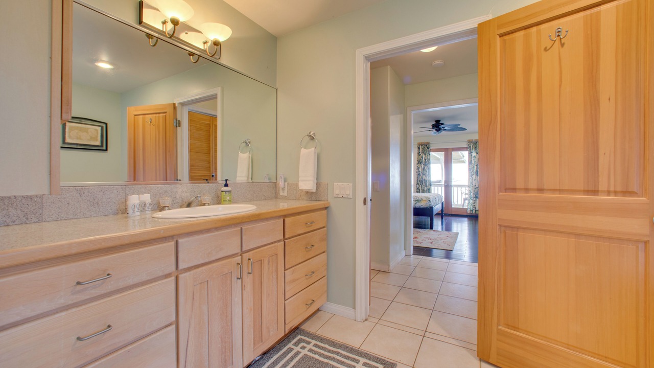 Photo of Bathroom in Holualoa