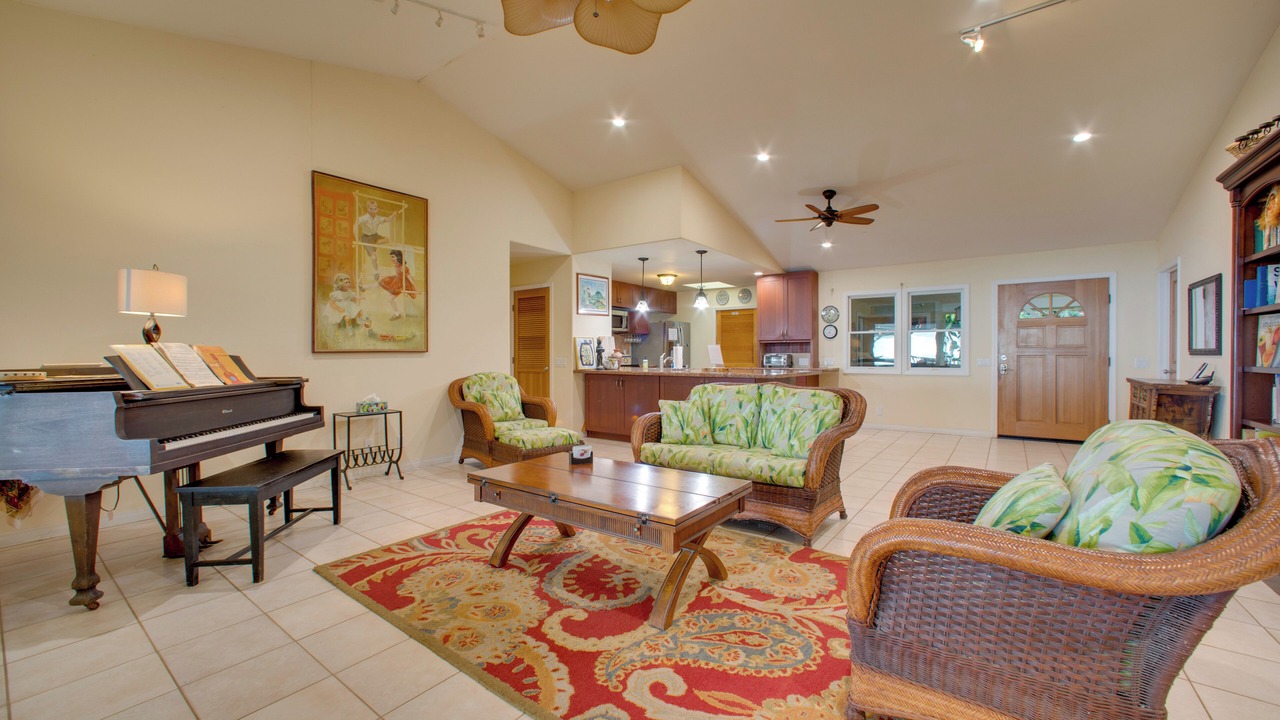 Photo of Livingroom in Holualoa