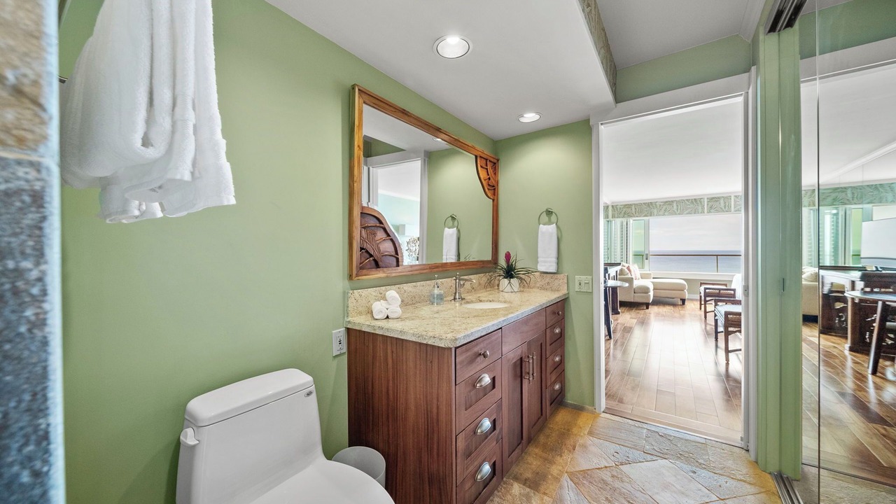 Photo of Bathroom in Diamond Head - Kapahulu - St. Louis