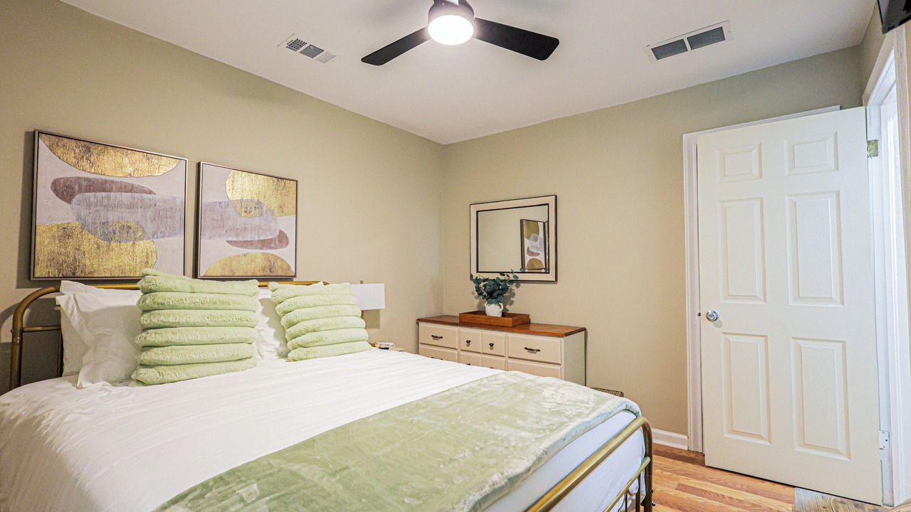 Photo of Bedroom in East Point