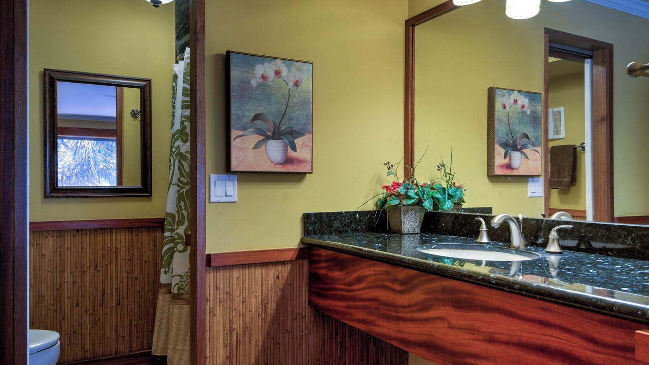 Photo of Bathroom in Poipu