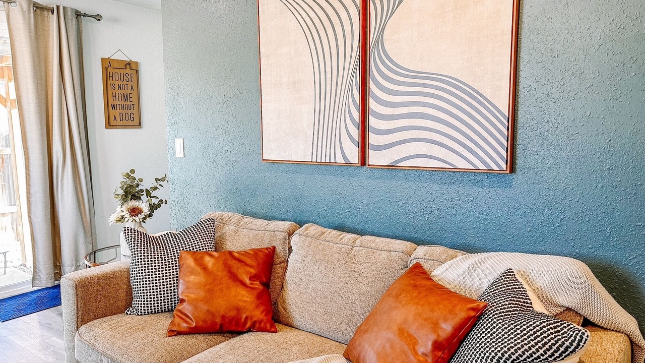 Photo of Livingroom in West Valley