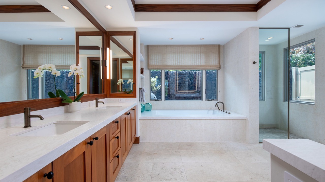Photo of Bathroom in Kaupulehu