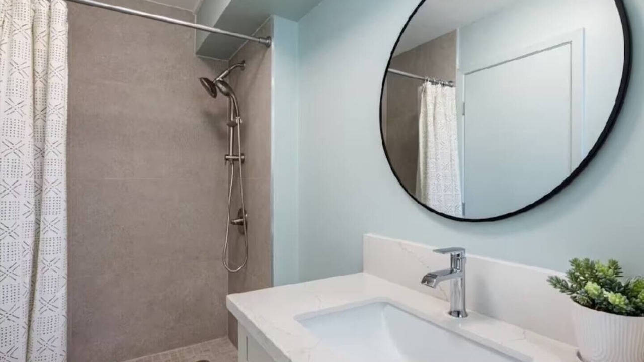 Photo of Bathroom in Diamond Head - Kapahulu - St. Louis