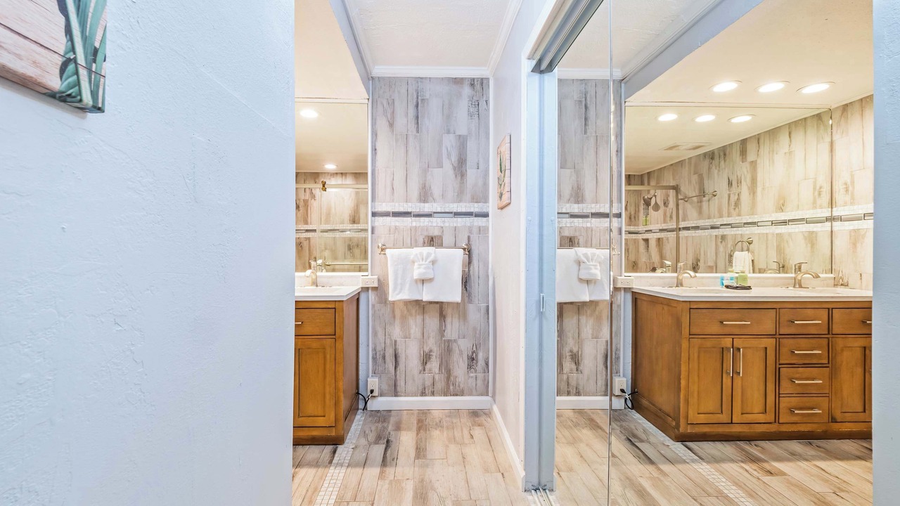 Photo of Bathroom in Historic Kailua Village