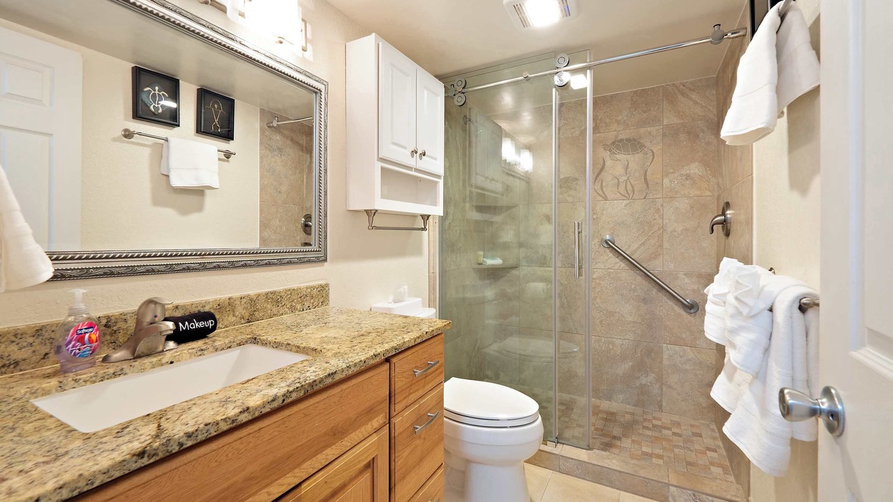 Photo of Bathroom in Historic Kailua Village