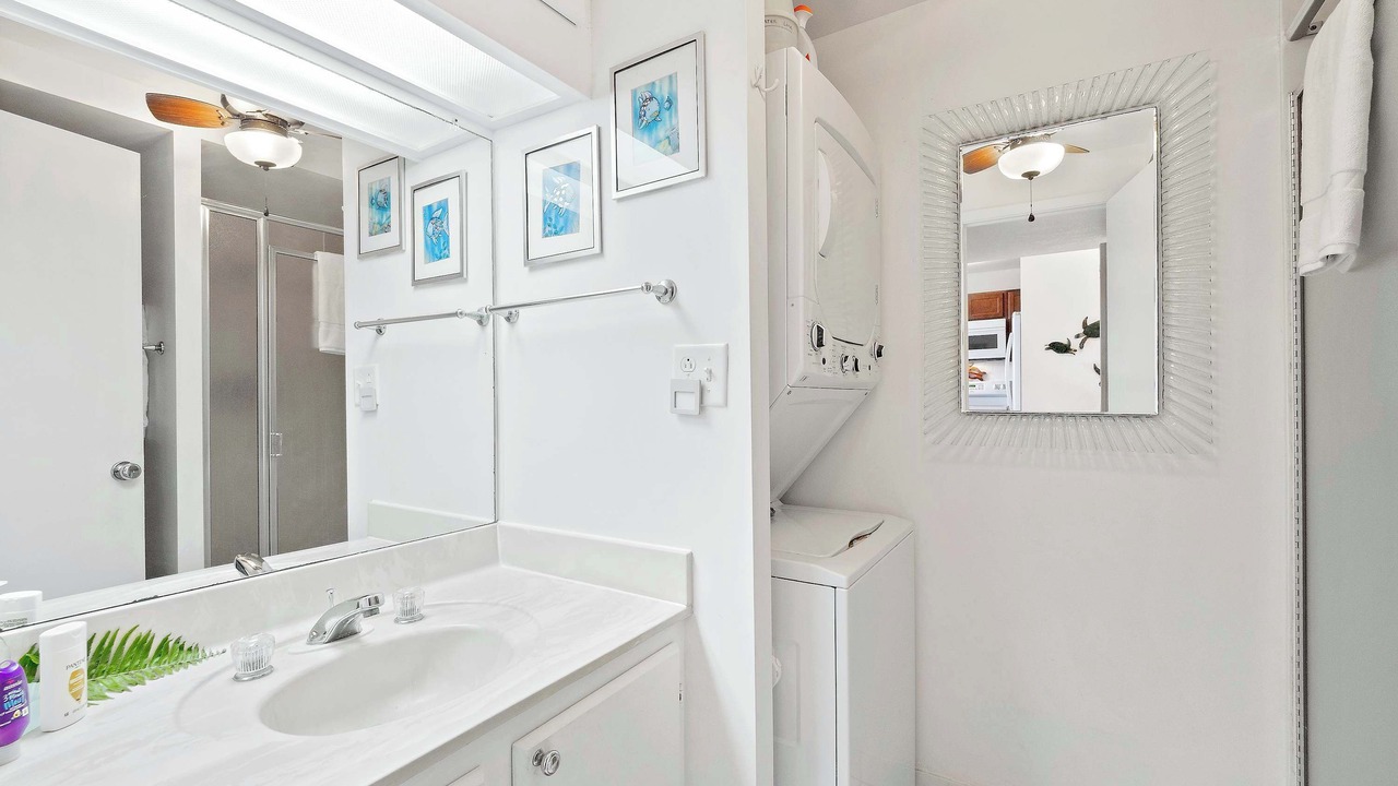 Photo of Bathroom in Historic Kailua Village