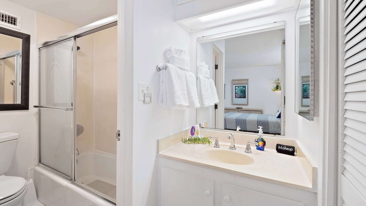 Photo of Bathroom in Historic Kailua Village