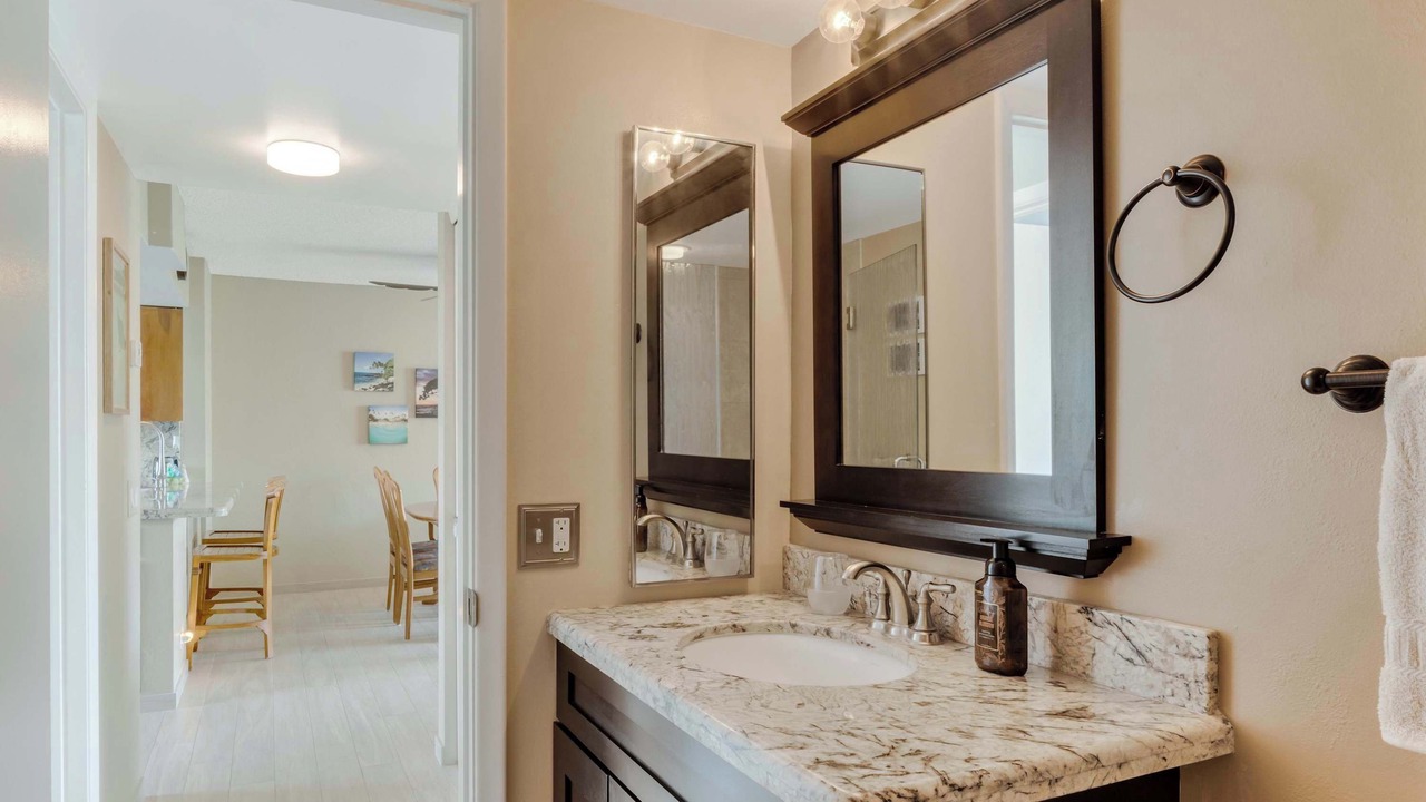 Photo of Bathroom in Kahaluu Bay