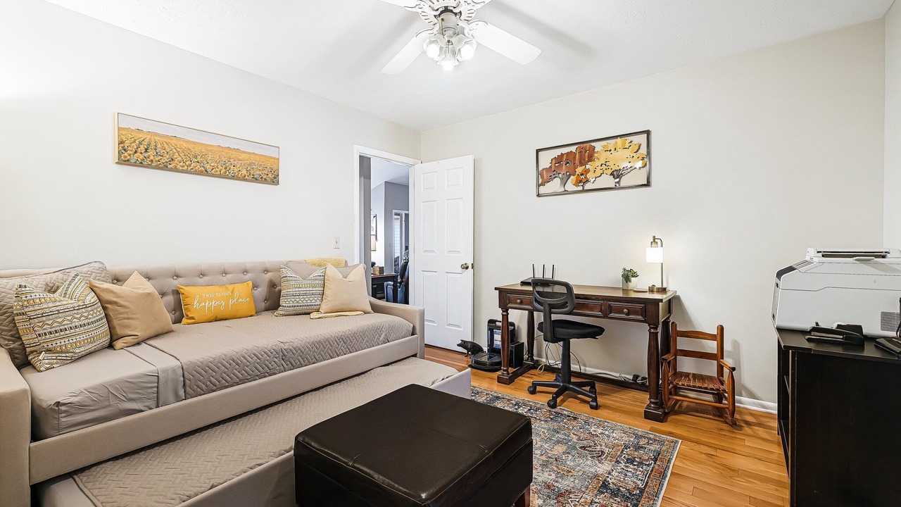 Photo of Livingroom in Skyland