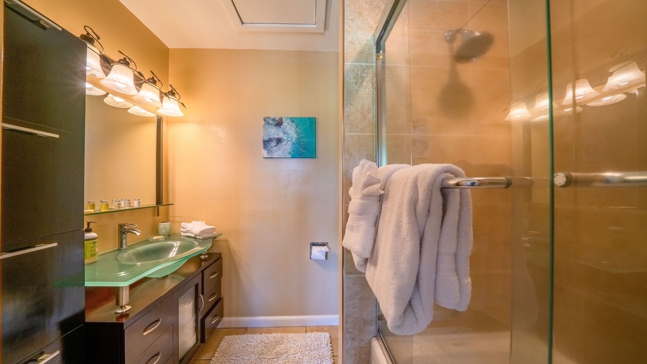 Photo of Bathroom in Kahuku