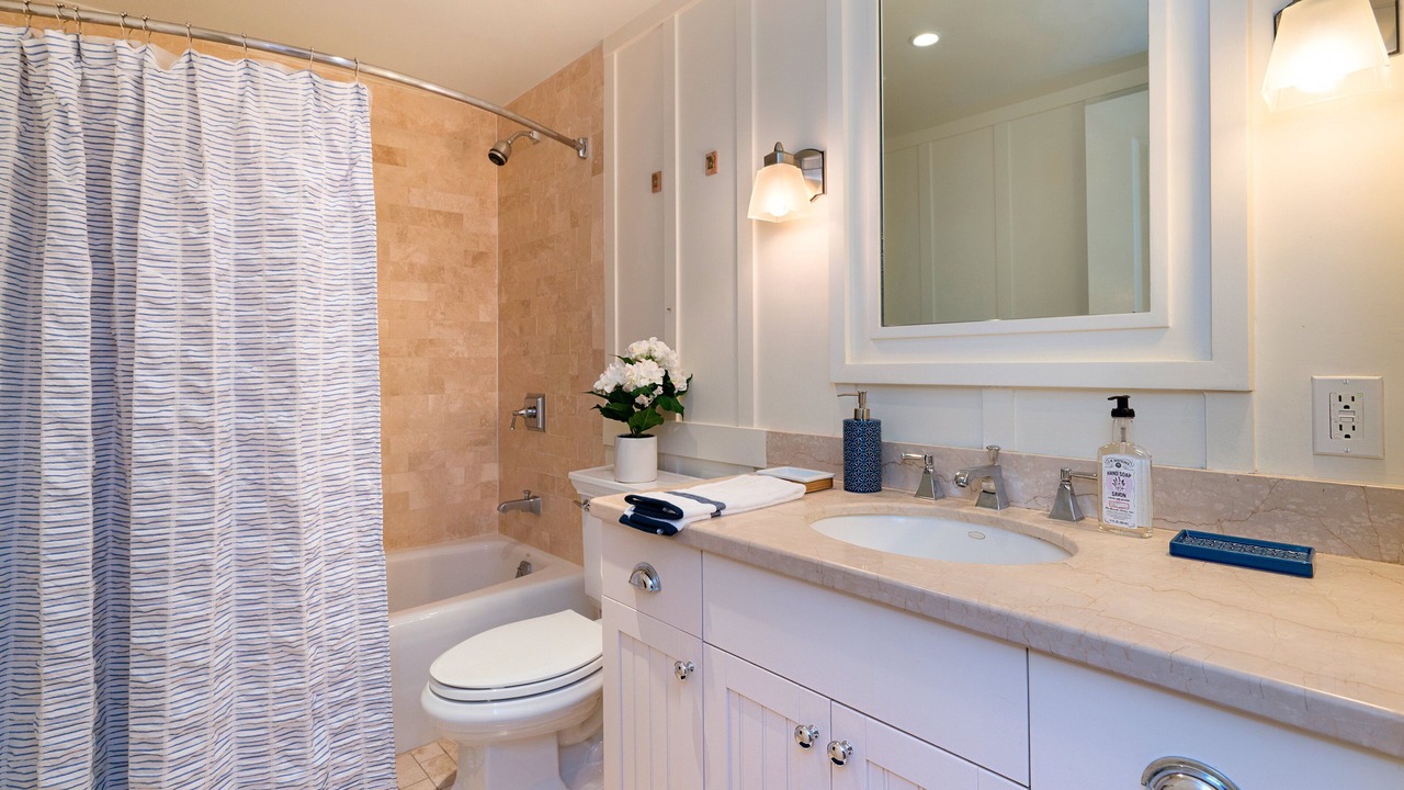Photo of Bathroom in Kahuku