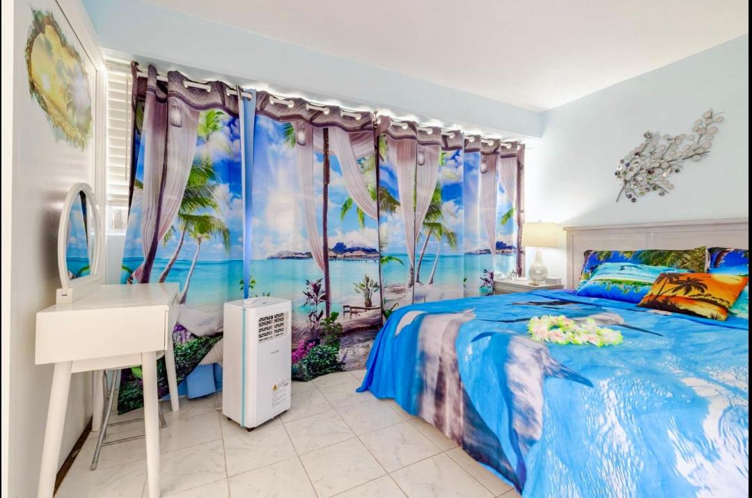 Photo of Bedroom in Waikiki