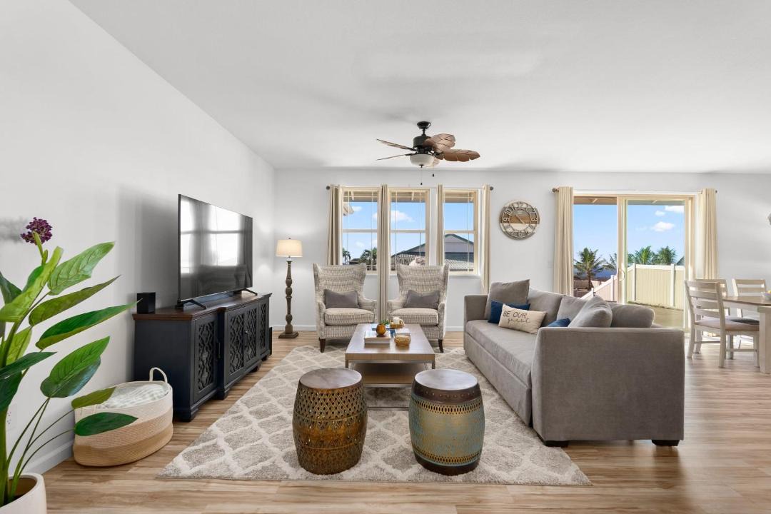 Photo of Livingroom in Makaha Valley