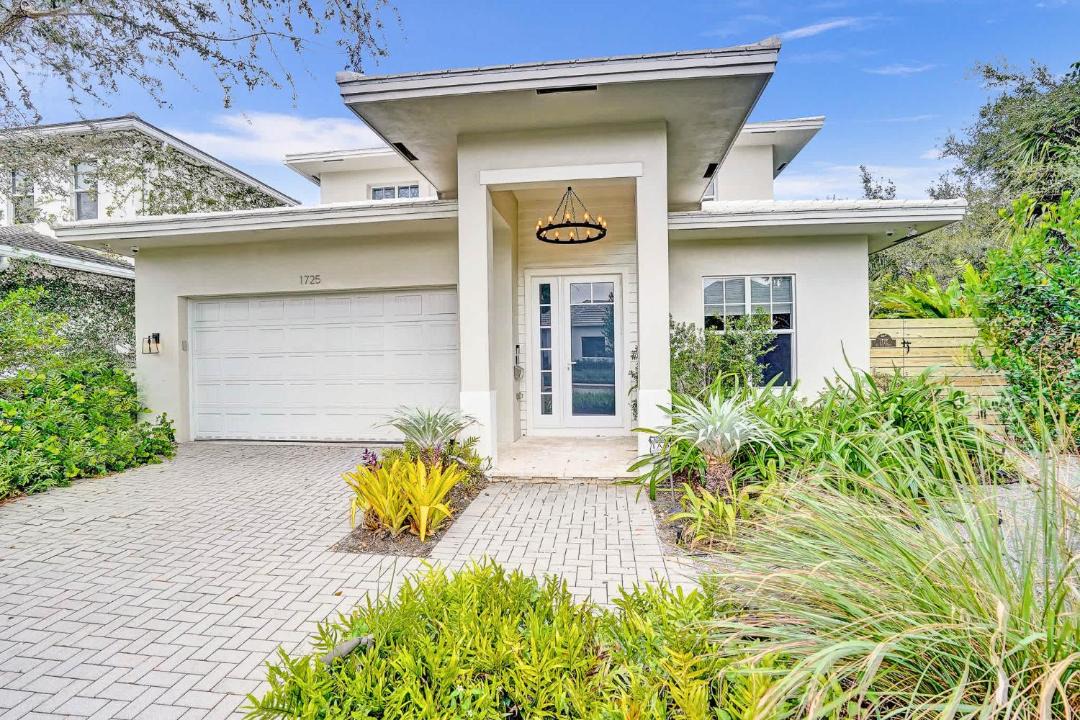 Photo of Others in Poinsettia Heights