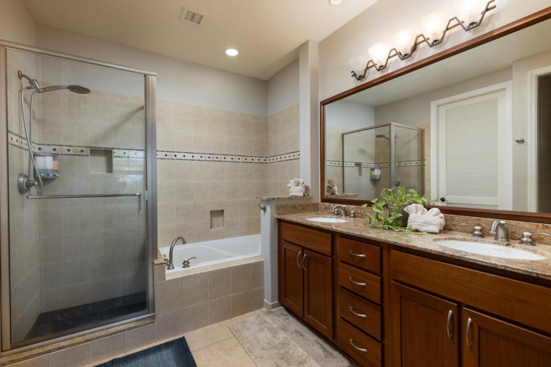 Photo of Bathroom in Waikoloa