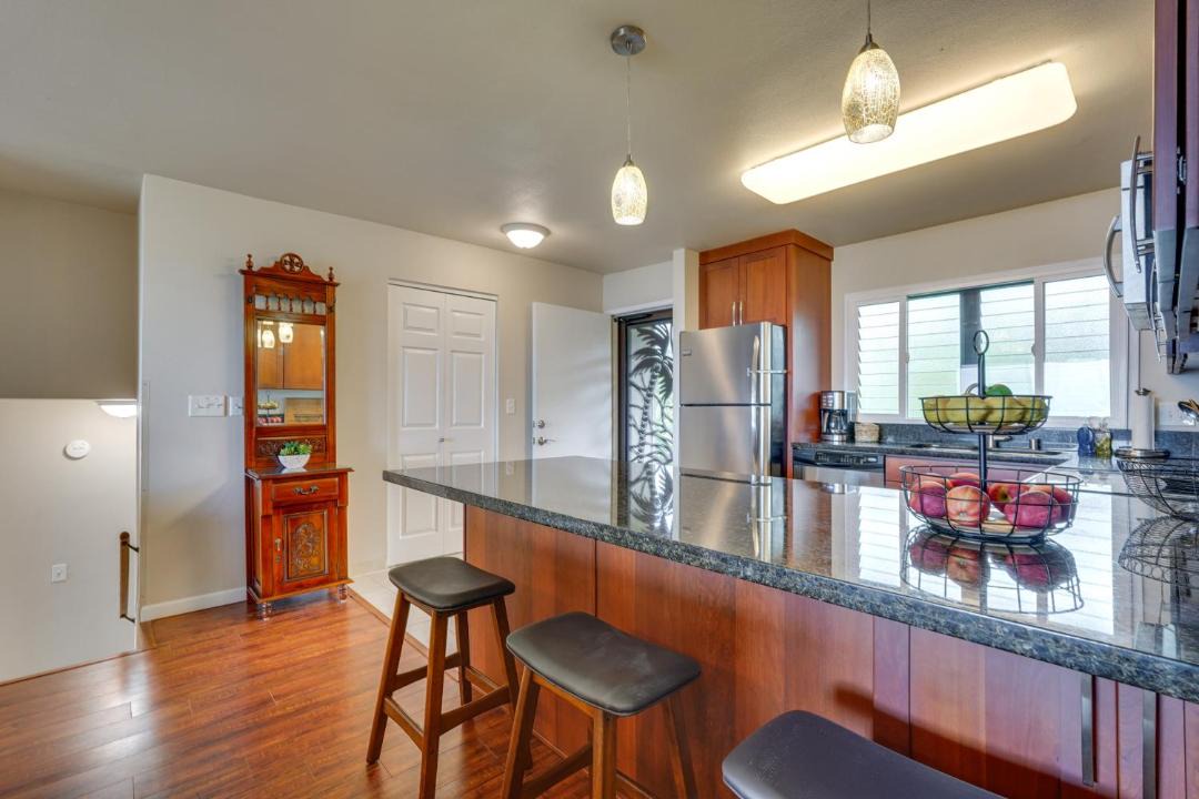Photo of Kitchen in Kahaluu-Keauhou
